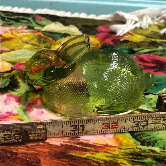 Vintage L. E. Smith Green Glass Rabbit Dish 🐰 - Picture 7 of 11